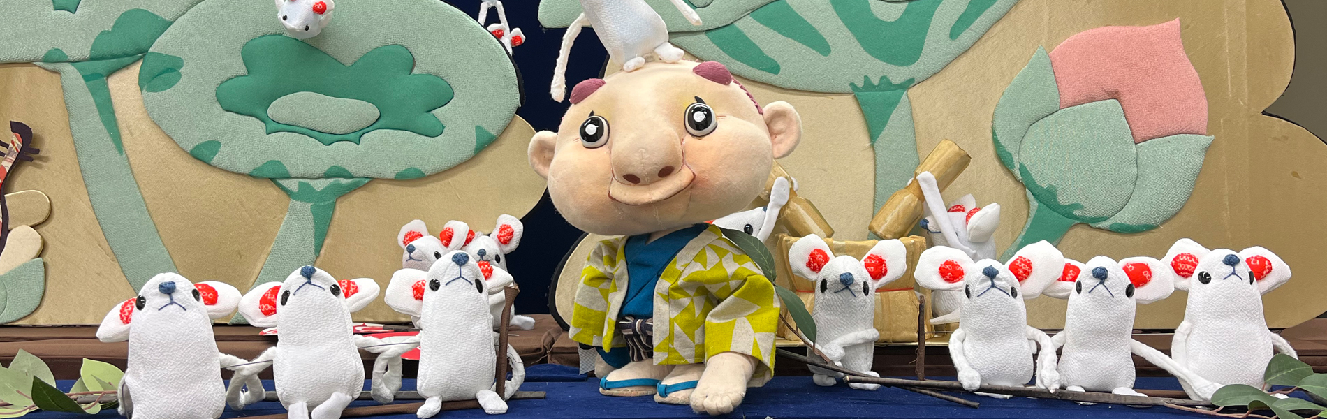 舞台からのぞく人形